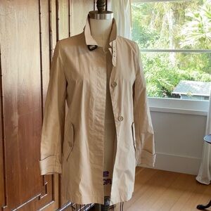 Classic Beige Women's Trench Coat M